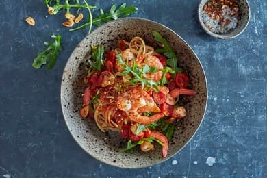 Speedy Linguine with Prawns and Rocket